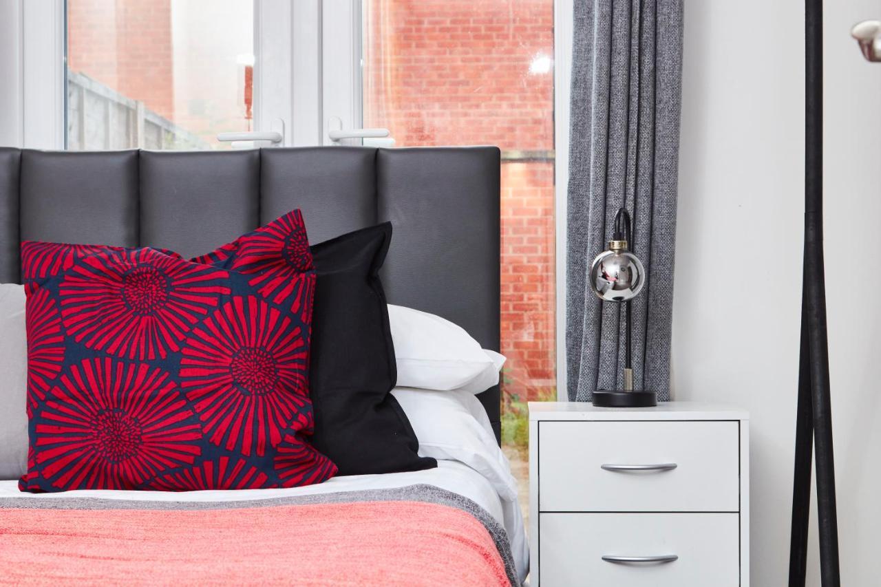 The Exquisite Abode - Parking * Manchester