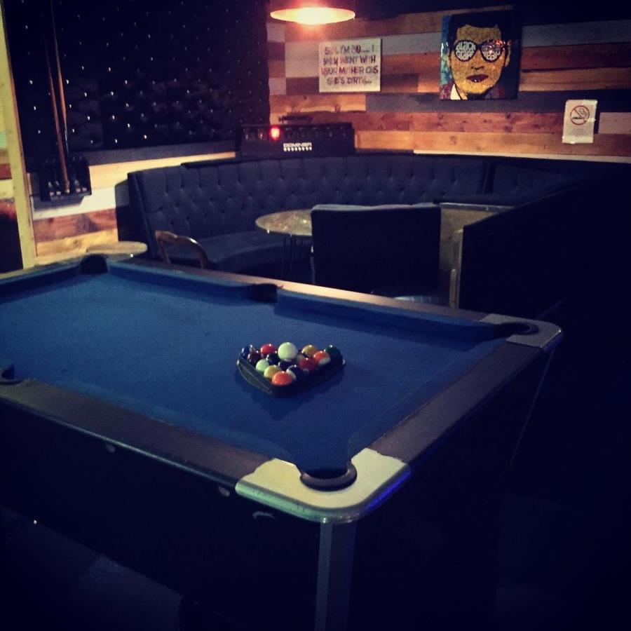 Apartment Party Pad *