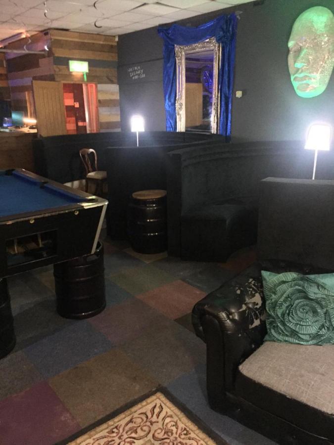 Party Pad Apartment *