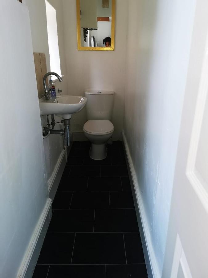 Reddish Comfort House Apartment Manchester