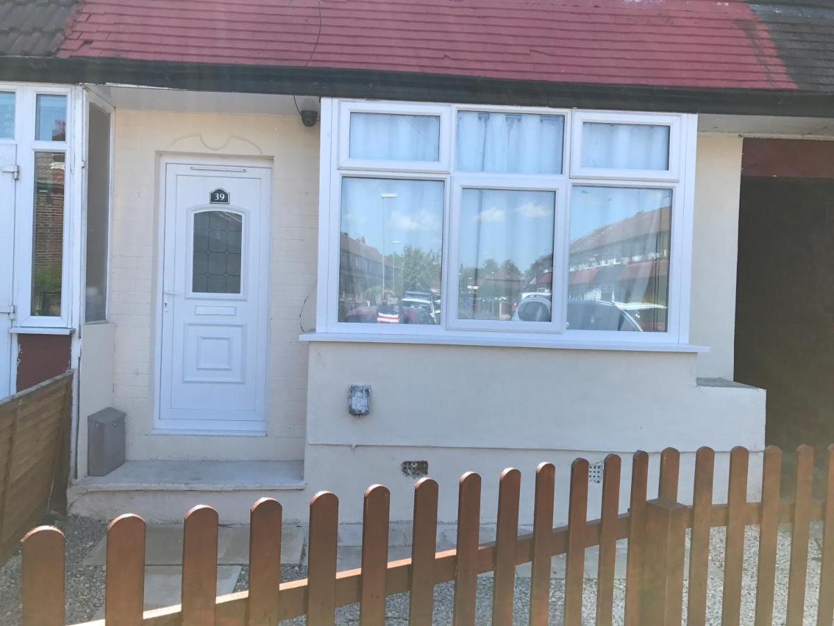 Rosewood Lodgings Special Offer For Student On Long Holiday home *