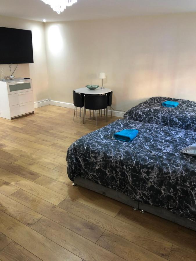 Big Rusholme With Tv And Private Bathroom-parking&wifi Manchester