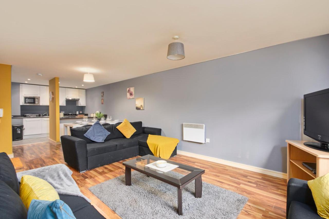 Stylish Gem - Sleeps 10! * Manchester