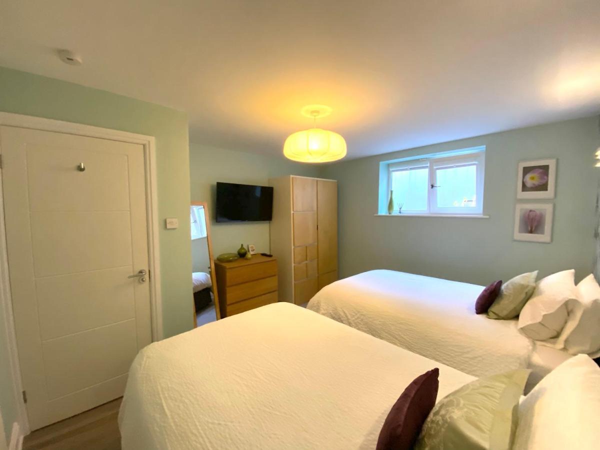 The Garden Apartment, Near Airport & Manchester