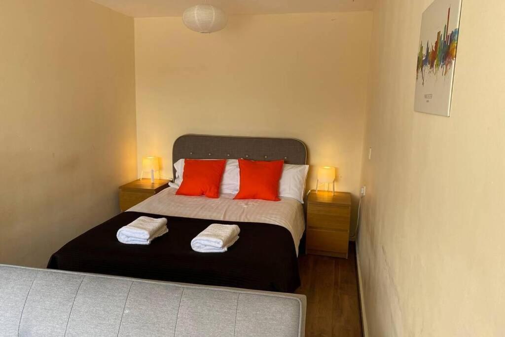 Conveniently Situated 1bed Apt In Stretford Appartement *