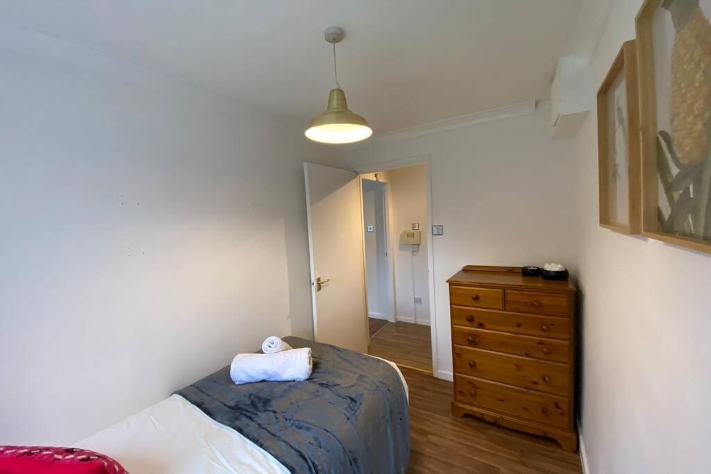Apartment Beautiful Spacious Flat Near The City-free Parking *