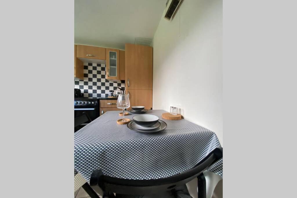 Apartment Beautiful Spacious Flat Near The City-free Parking Manchester