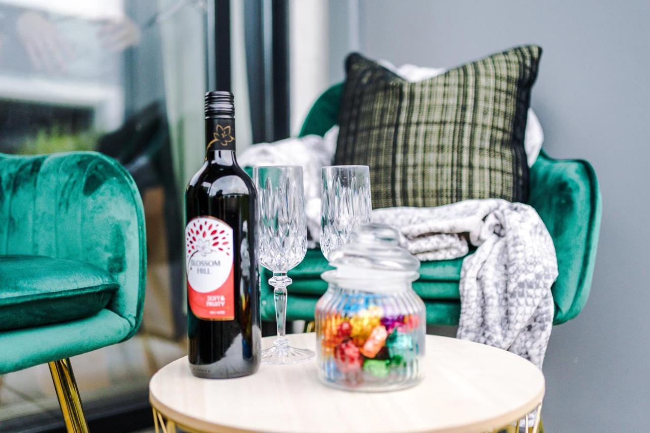 Holiday home Rest & Recharge At Ash House Near Mediacityuk Manchester
