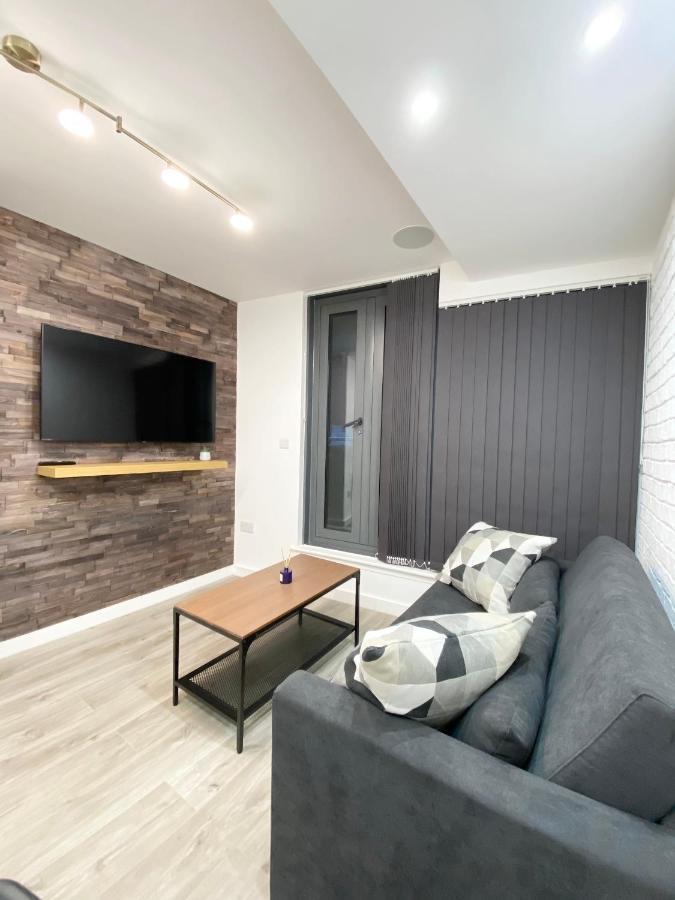 Apartment The Works - Private One Bedroom *