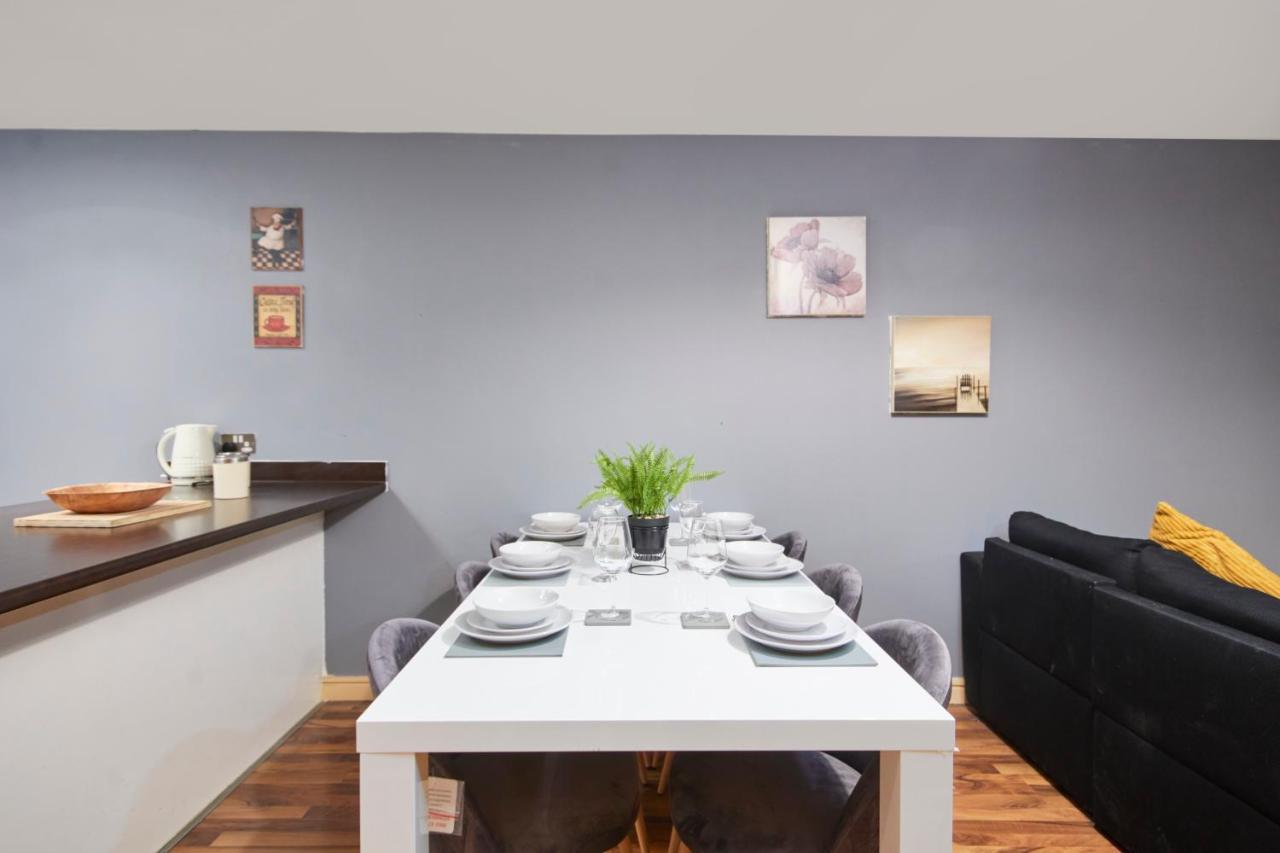 Stylish Gem - Sleeps 10!