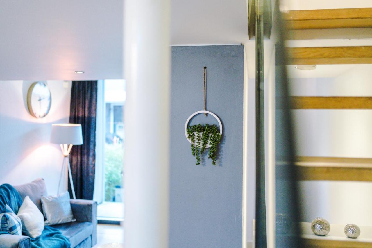 Rest & Recharge At Ash House Near Mediacityuk Holiday home *