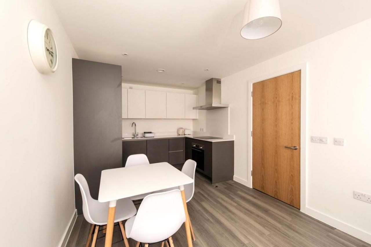 Fantastic 2 Bedroom In Apartment Manchester