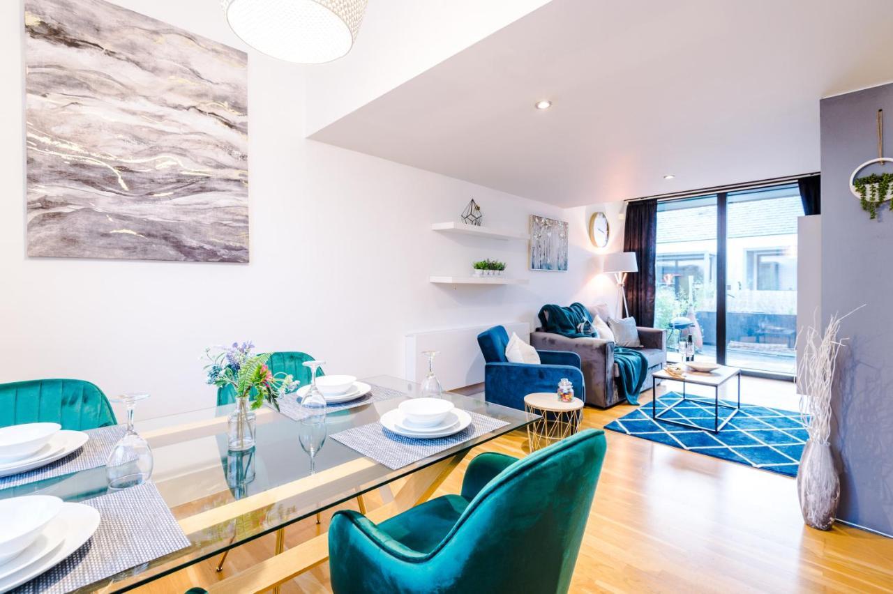 Rest & Recharge At Ash House Near Mediacityuk Holiday home *