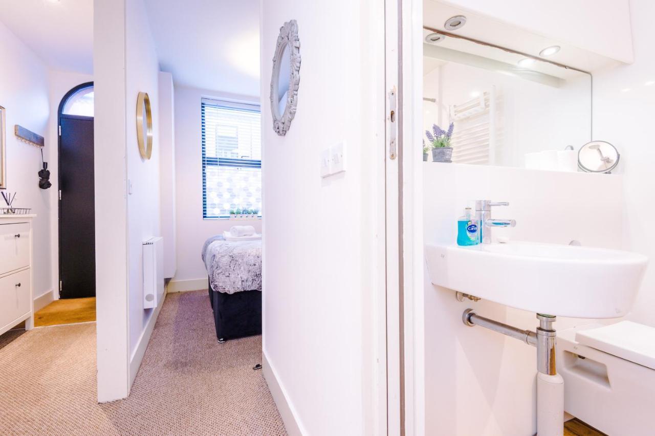 Rest & Recharge At Ash House Near Mediacityuk