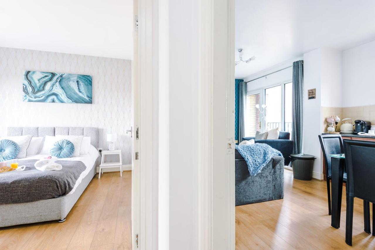 2 Bedroom Hosted By Mcr Dens * Manchester