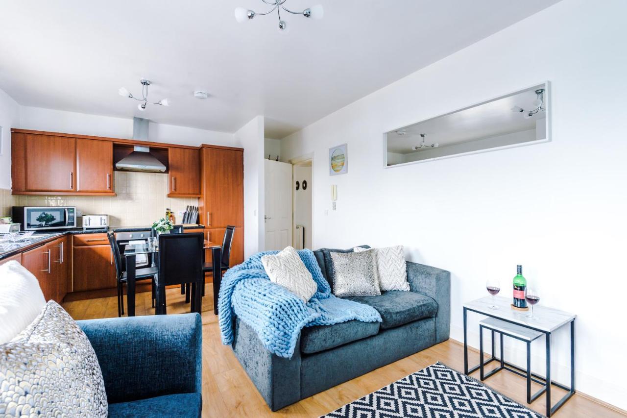 2 Bedroom Hosted By Mcr Dens * Manchester