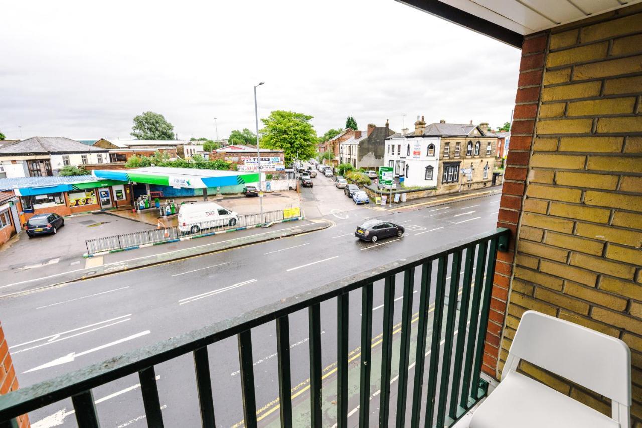 2 Bedroom Hosted By Mcr Dens * Manchester