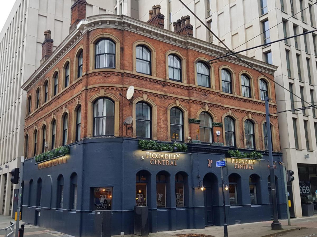 Piccadilly Hotel *