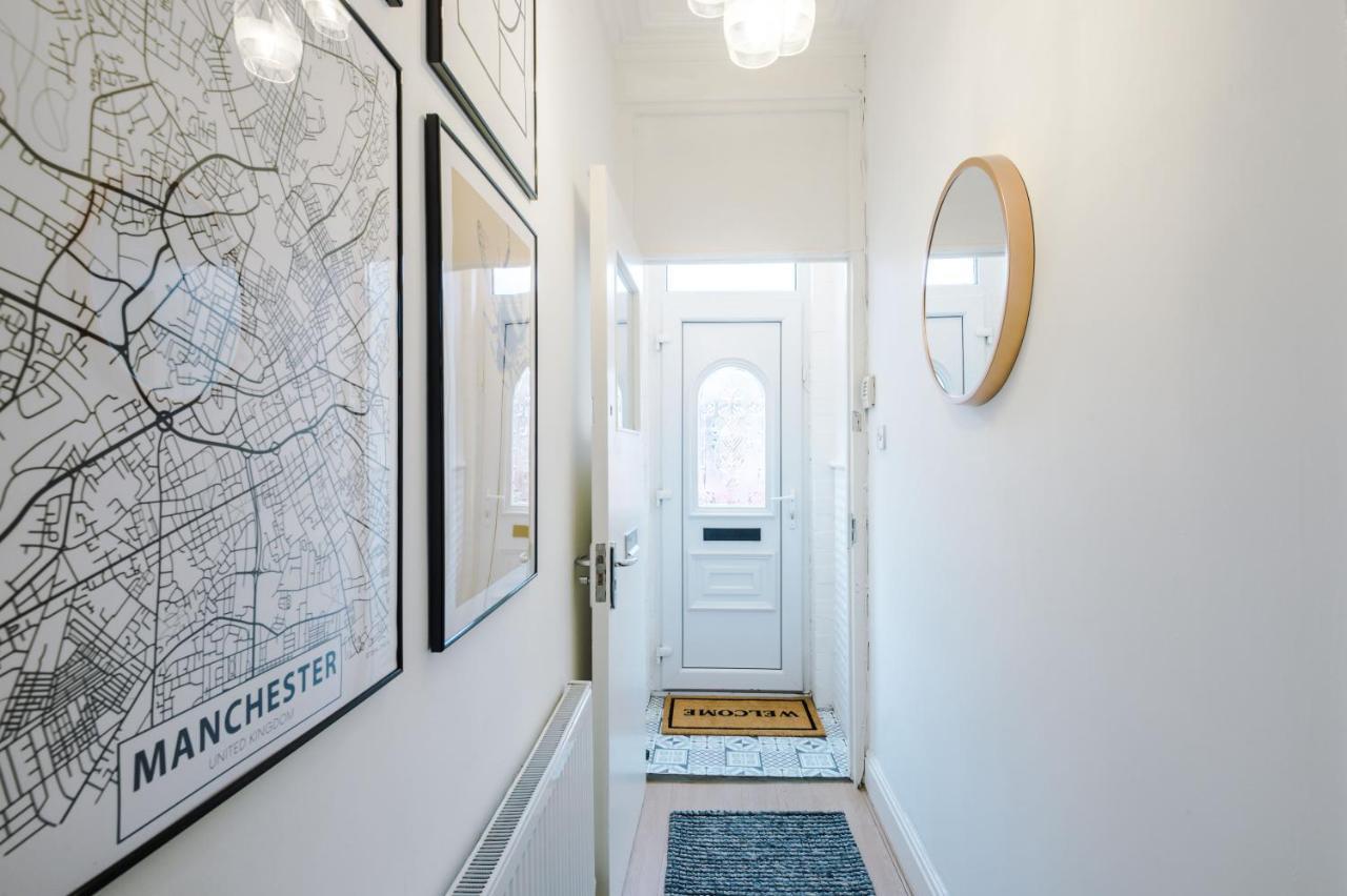 R&r Nr Mediacity 4 Bedrms, 6 Beds, Free Parking Holiday home *
