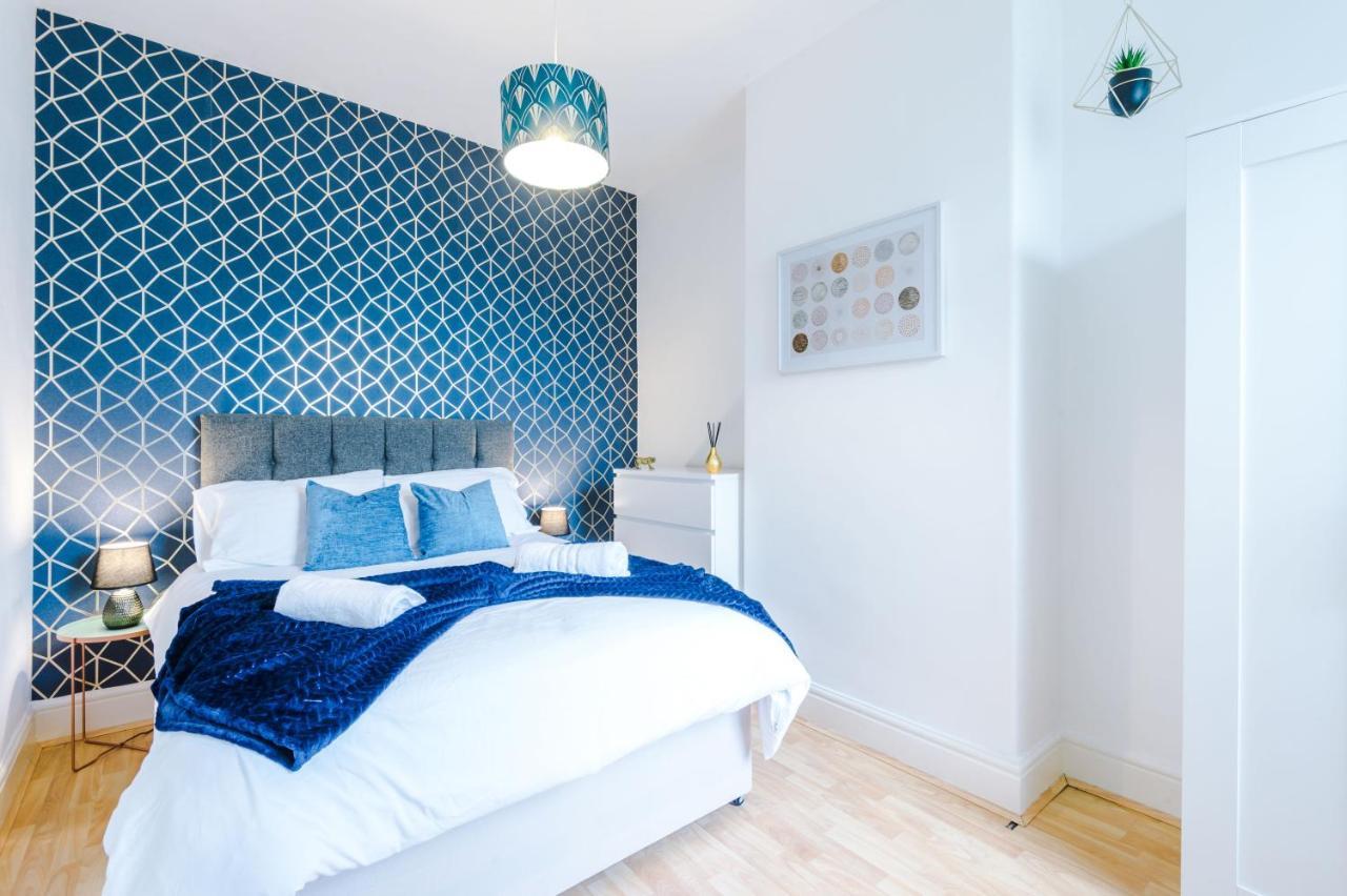 Holiday home R&r Nr Mediacity 4 Bedrms, 6 Beds, Free Parking