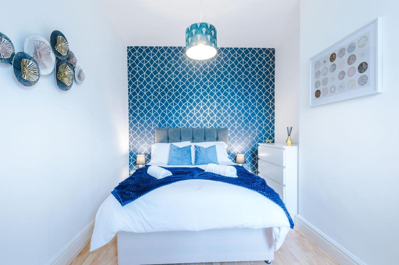 R&r Nr Mediacity 4 Bedrms, 6 Beds, Free Parking Holiday home *