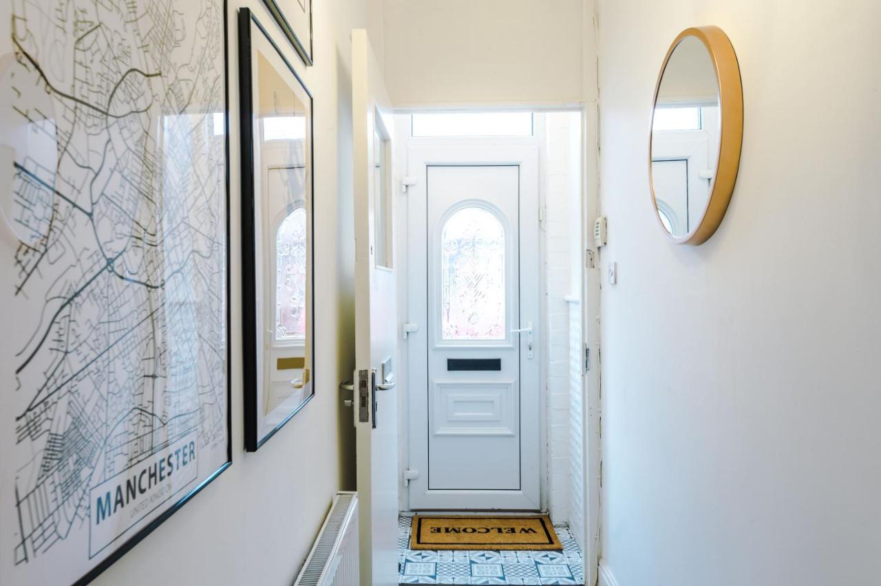 R&r Nr Mediacity 4 Bedrms, 6 Beds, Free Parking * Manchester