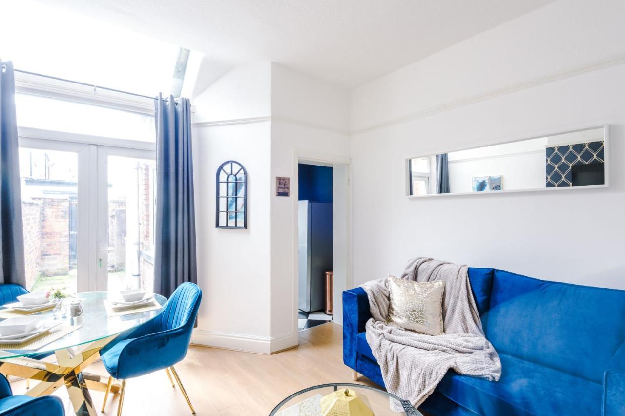 R&r Nr Mediacity 4 Bedrms, 6 Beds, Free Parking Holiday home Manchester