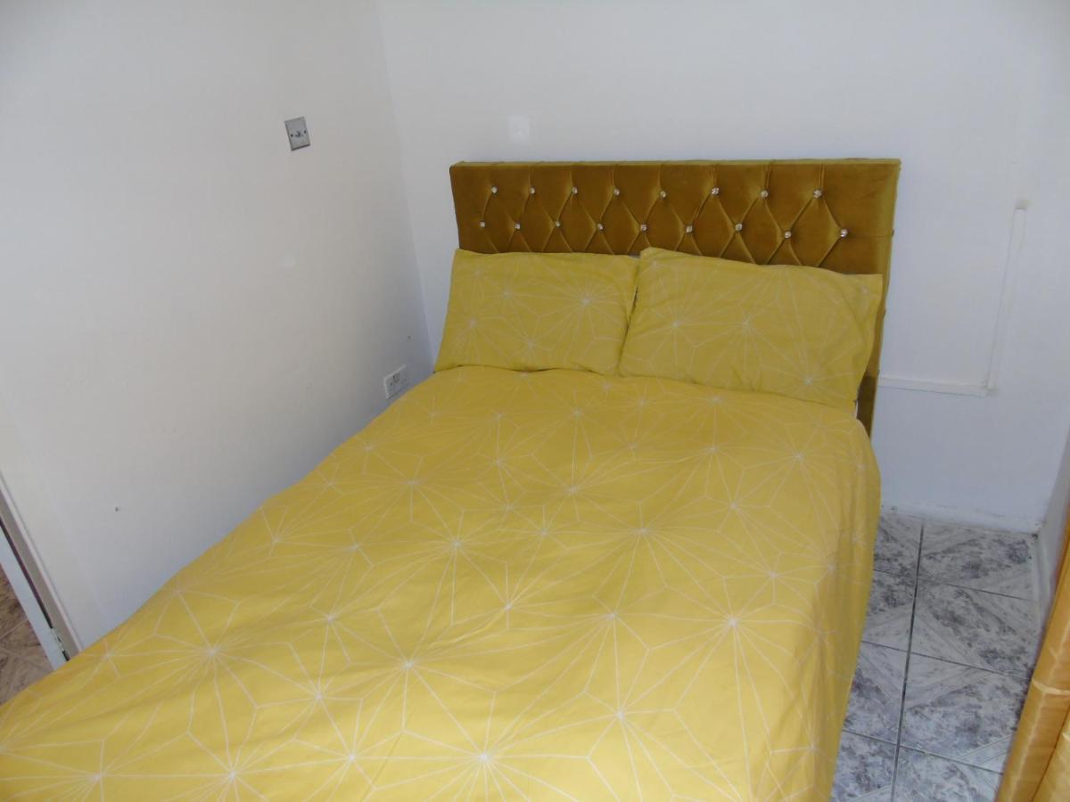 Abercarn 2 Bed Appartement *