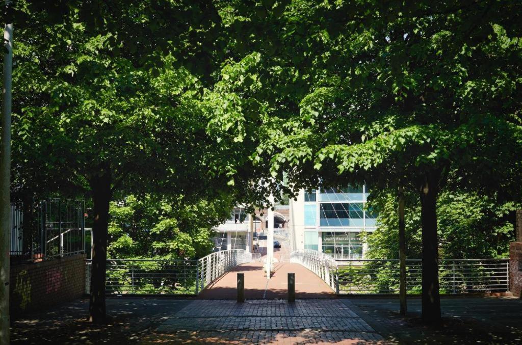 Adelphi Wharf Luxury Apartment