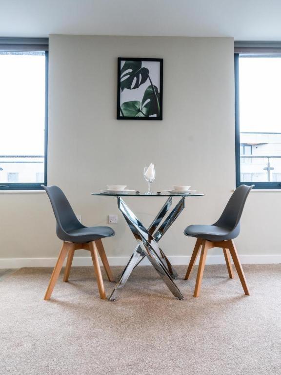 Adelphi Wharf Luxury Apartment *
