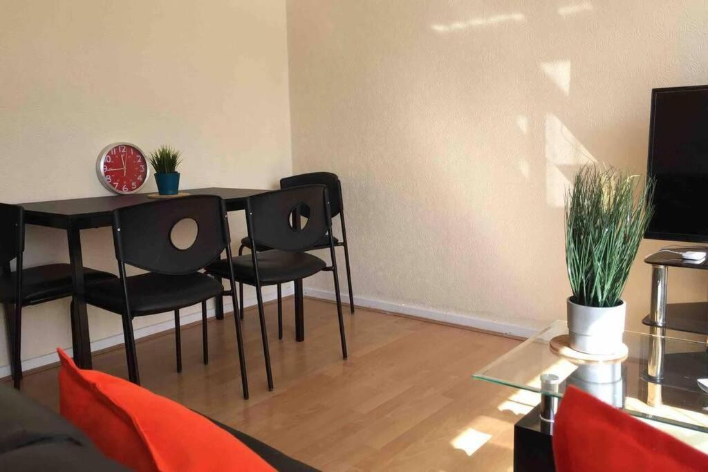 Serene Apt In The Heart Of Stretford Appartement Manchester