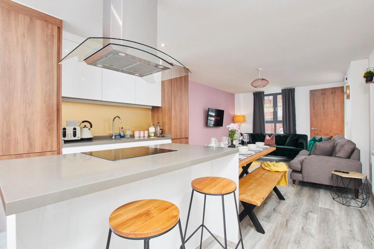 Beautiful 5 Bed House Sleeps8 Wparking
