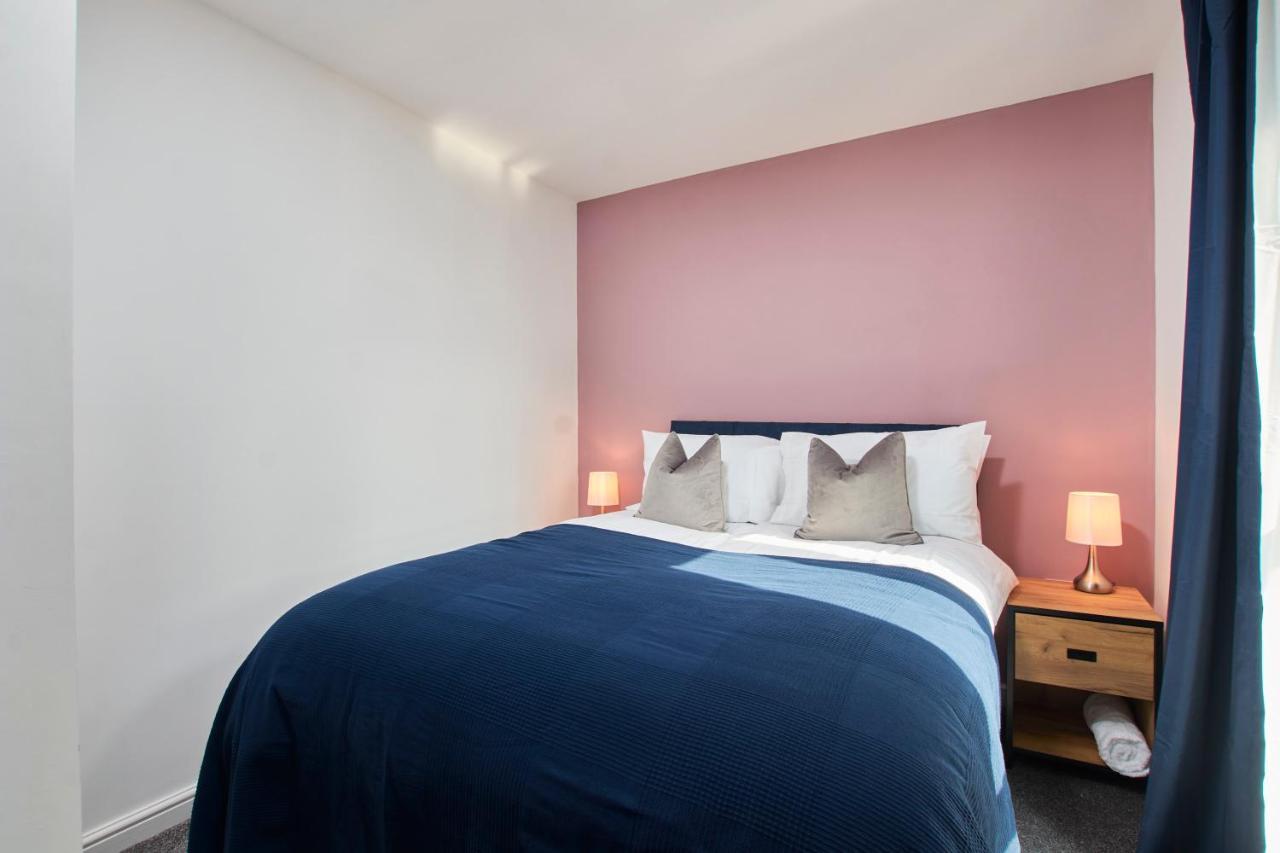 Beautiful 5 Bed House Sleeps8 Wparking *