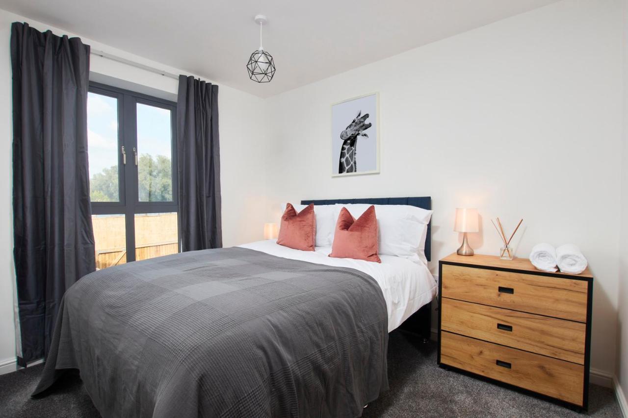 Beautiful 5 Bed House Sleeps8 Wparking *