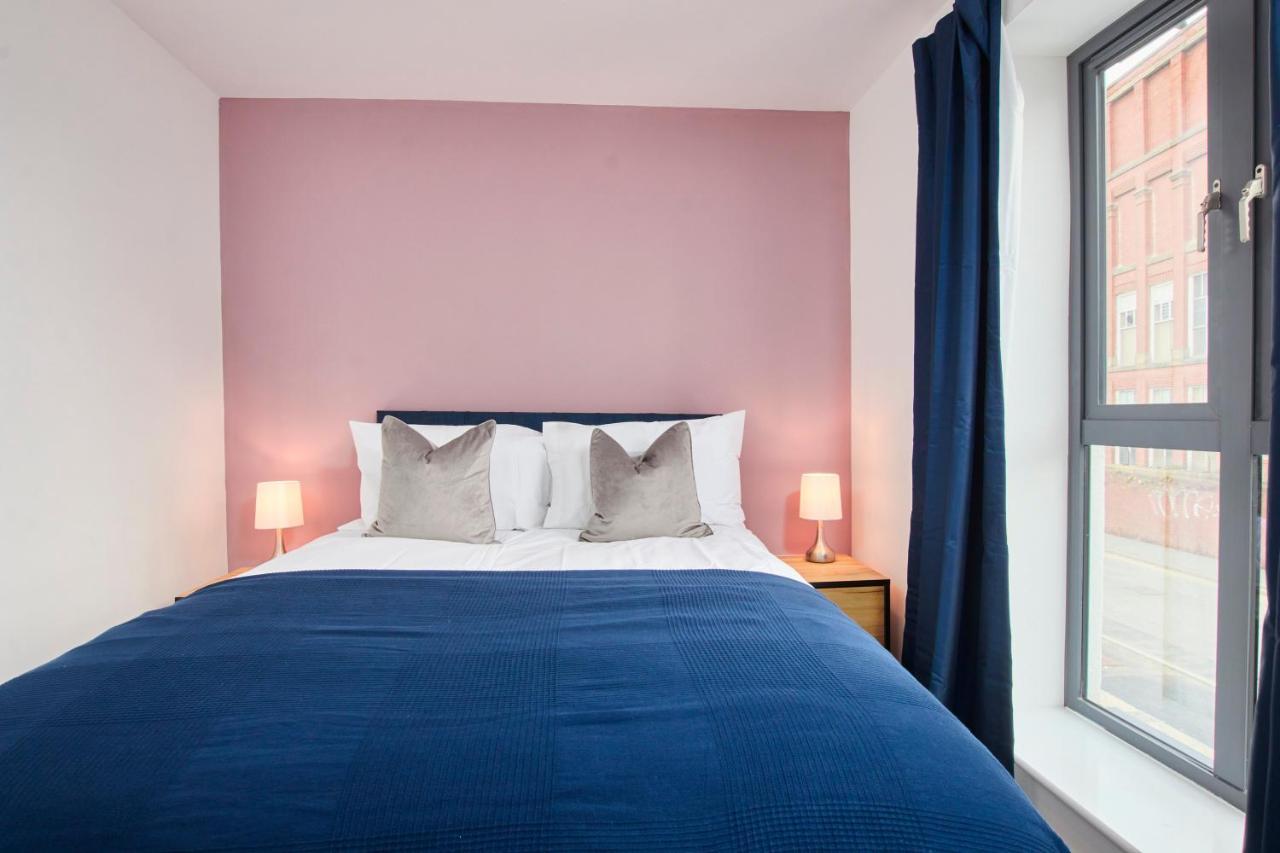 Beautiful 5 Bed House Sleeps8 Wparking * Manchester