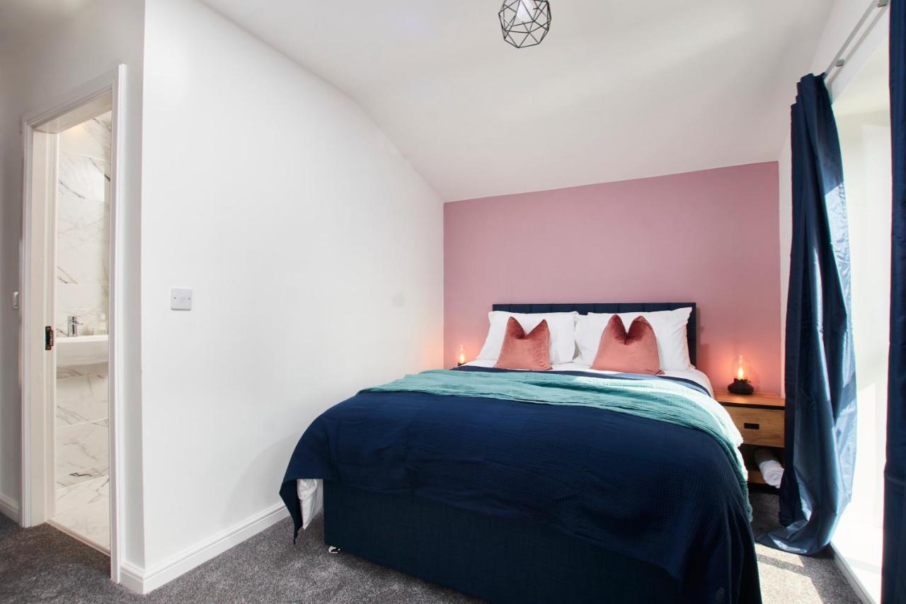 Beautiful 5 Bed House Sleeps8 Wparking * Manchester