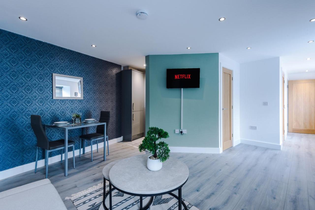 Rest & Recharge At The Station Appartement