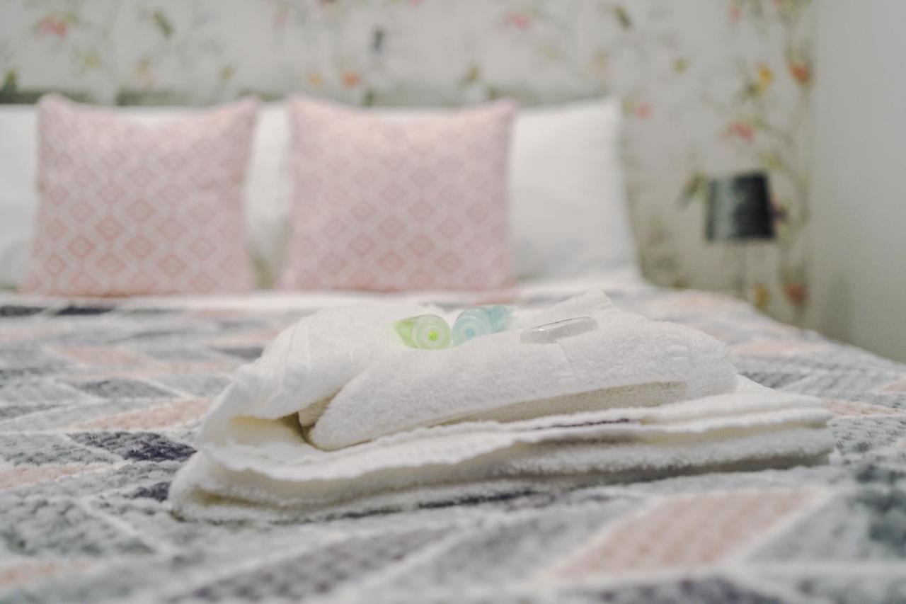 Rest & Recharge At The Station Appartement *