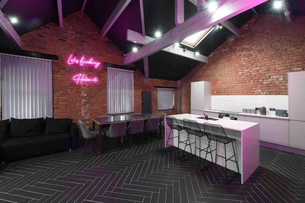 Casa Nomade Penthouse Slps 20 People Mcr Centre *