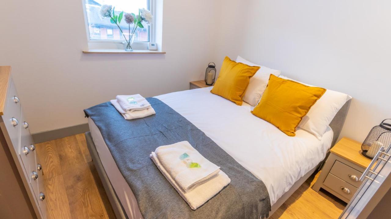 Spacious, Modern Duplex Close To Mcr City Centre And Old Trafford By Pillo