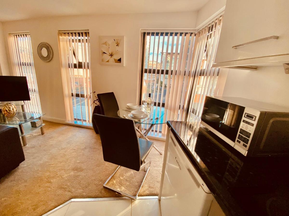 Caxton House Apartment *