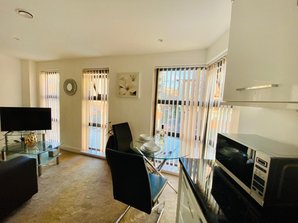 Caxton House Apartment *