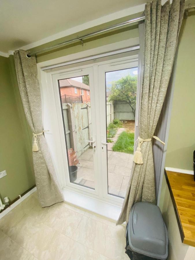 Brigstock Holidays House *