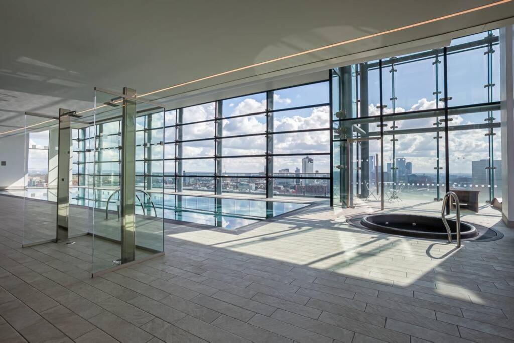 Luxury 1 Bedroom Apartment In Central Manchester- Skyline II Manchester