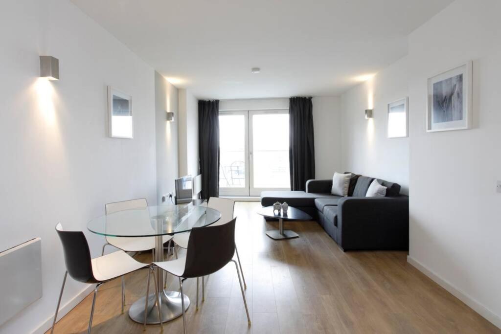 Luxury 1 Bedroom Apartment In Central Manchester- Skyline II Manchester