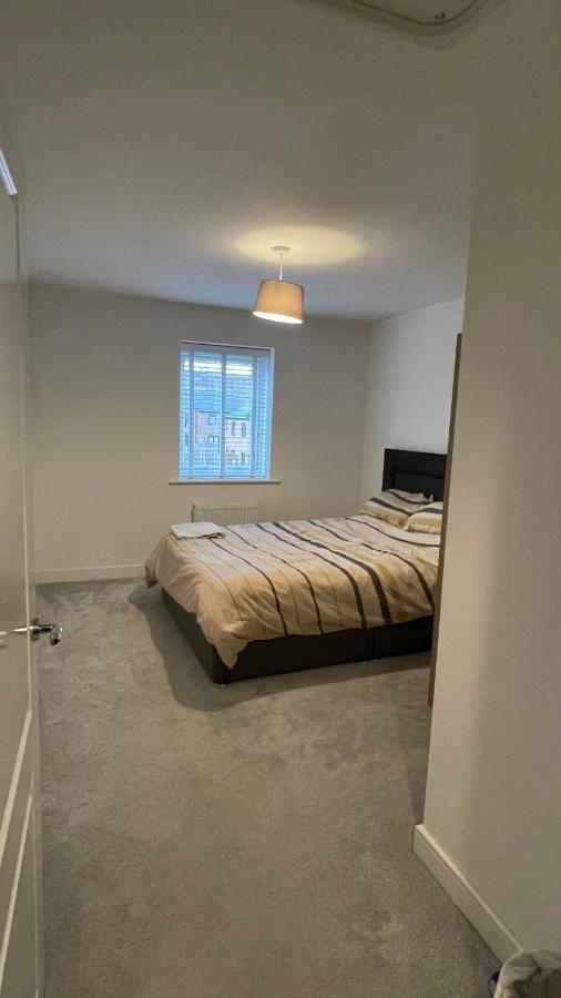 Residential Non Party Modern 2 King Bedroom Flat With Free Parking * Manchester