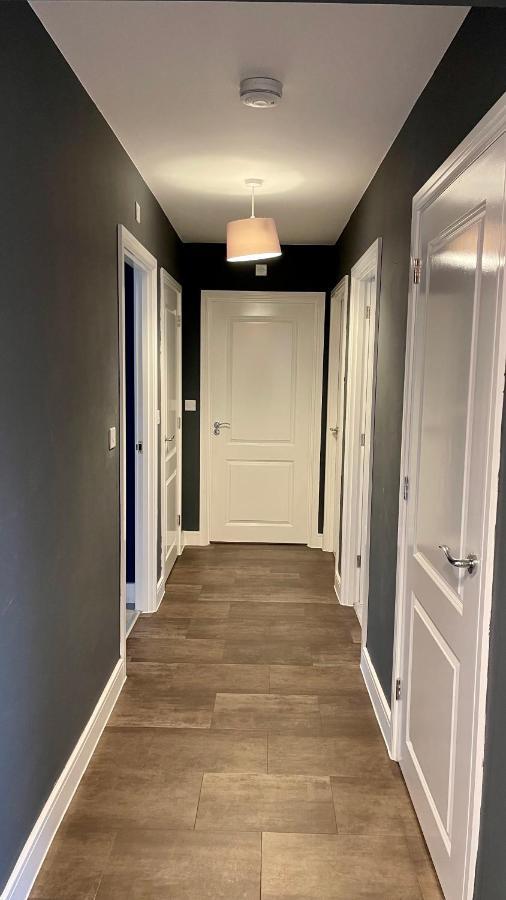 Apartment Residential Non Party Modern 2 King Bedroom Flat With Free Parking Manchester