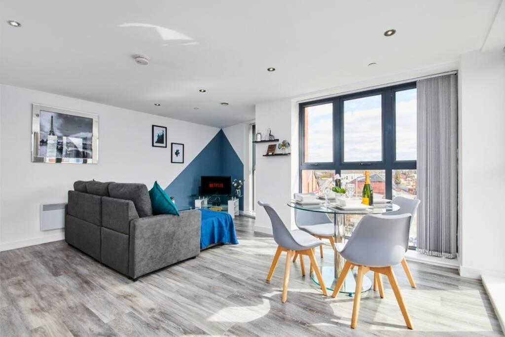 Perfect City-break With Free Private Parking By Hass Haus