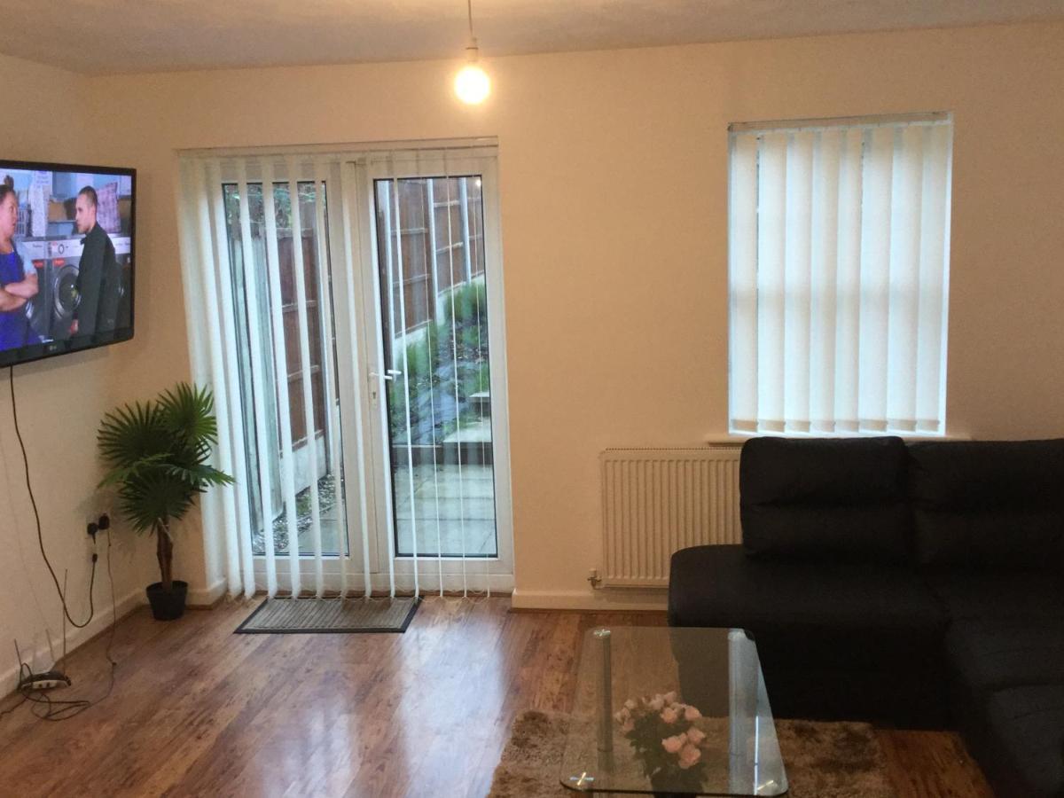 Apartment Quiet Residential Area Within Easy Reach Of Town