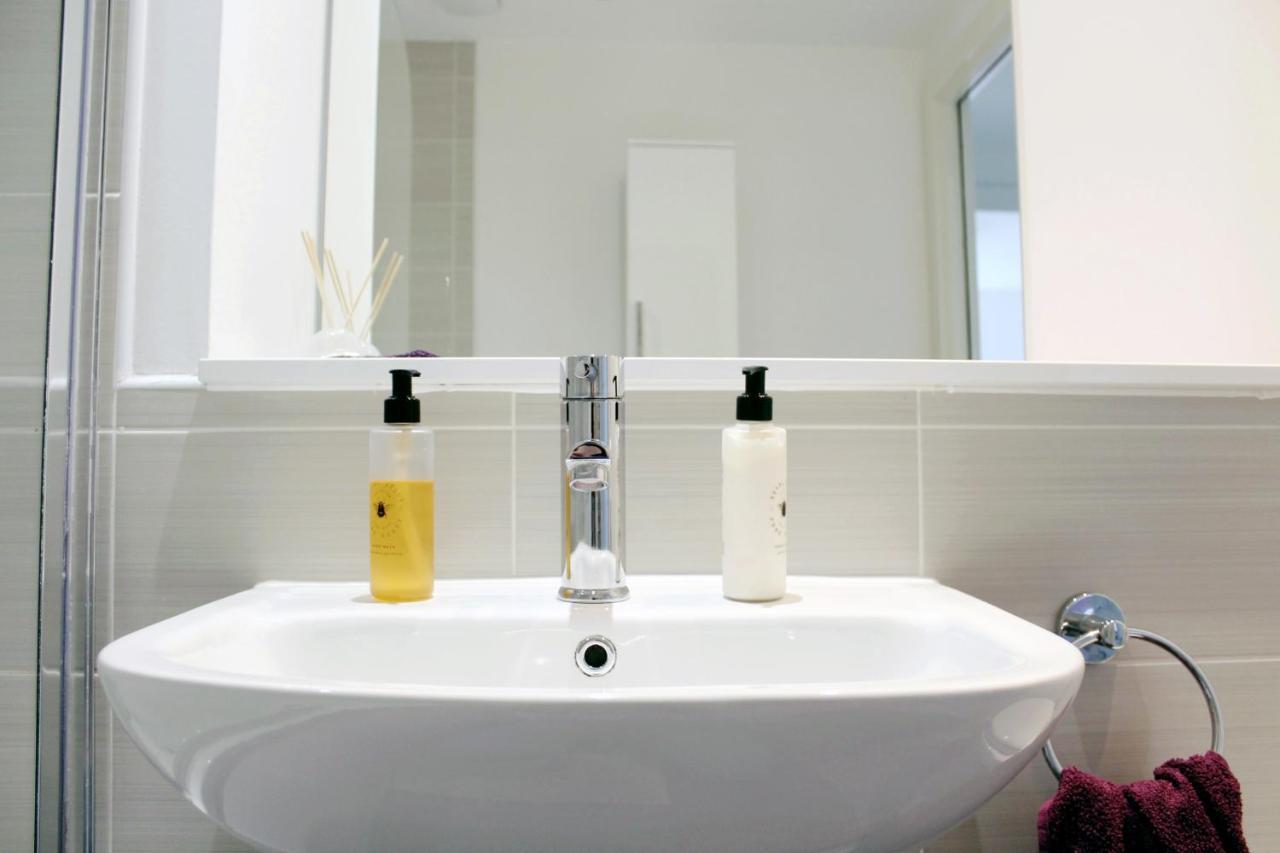 Escape - Private & Bathroom Near Etihad And Coop Arena - Free Secure Parking * Manchester